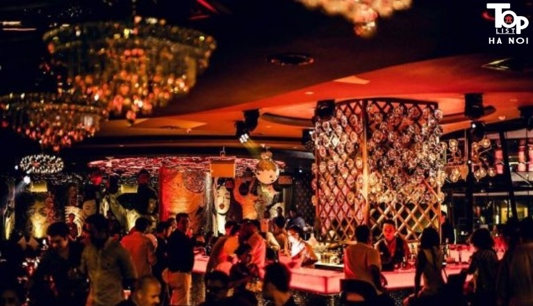 Không khí vừa sang trọng vừa ấm cúng của Camelia Lounge